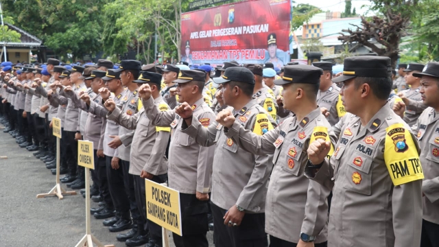 Pasukan Personel Bko Polda Jatim Saat Mengikuti Apel Pergeseran Personel.