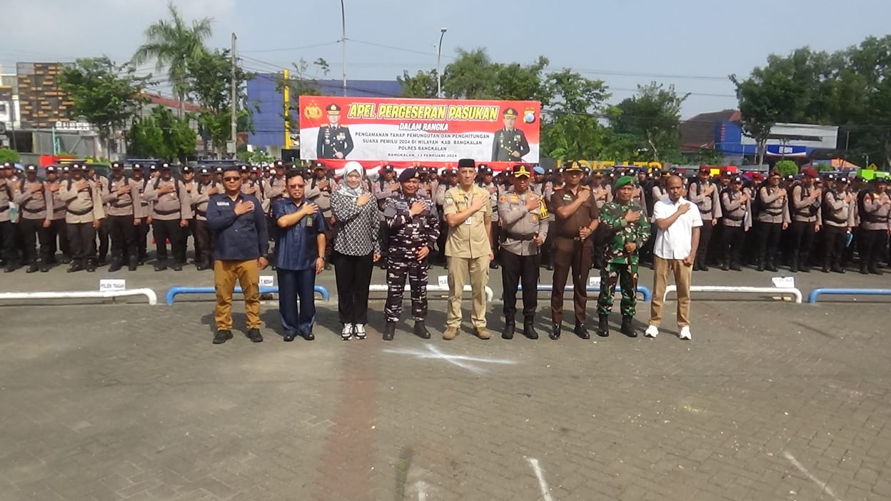 Apel Pergeseran Pasukan Di Polres Bangkalan