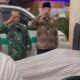 Penghormatan Terakhir Saat Almarhum Akan Diberangkatkan Ke Rumah Duka.