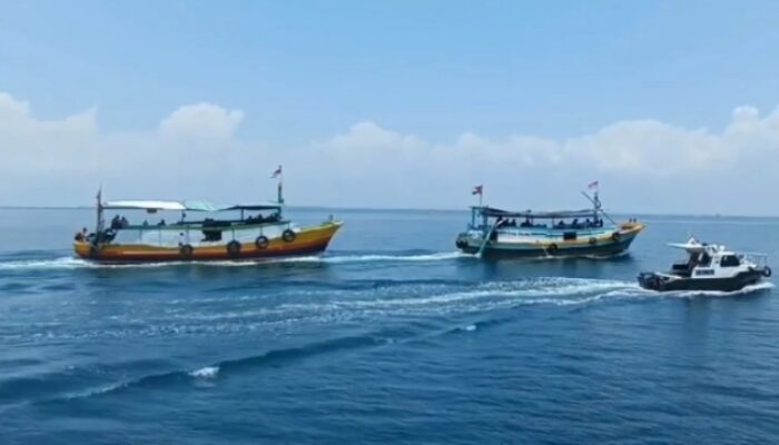 235 Kotak Suara Logistik Pemilu Pulau Mandangin Bergeser Ke Sekretariat Ppk Sampang Kota