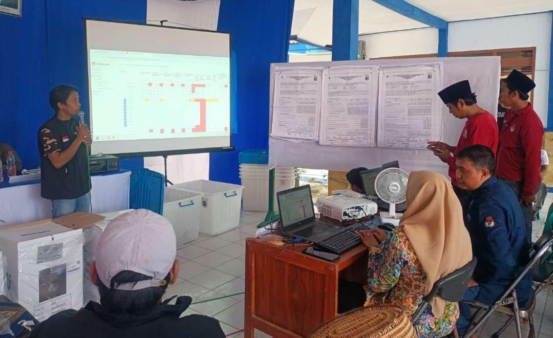 Suasana Rekapitulasi Suara Di Tingkatkan Kecamatan.