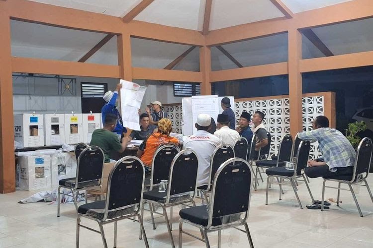 Suasana Hitung Ulang Beberapa Tps Di Bangkalan.