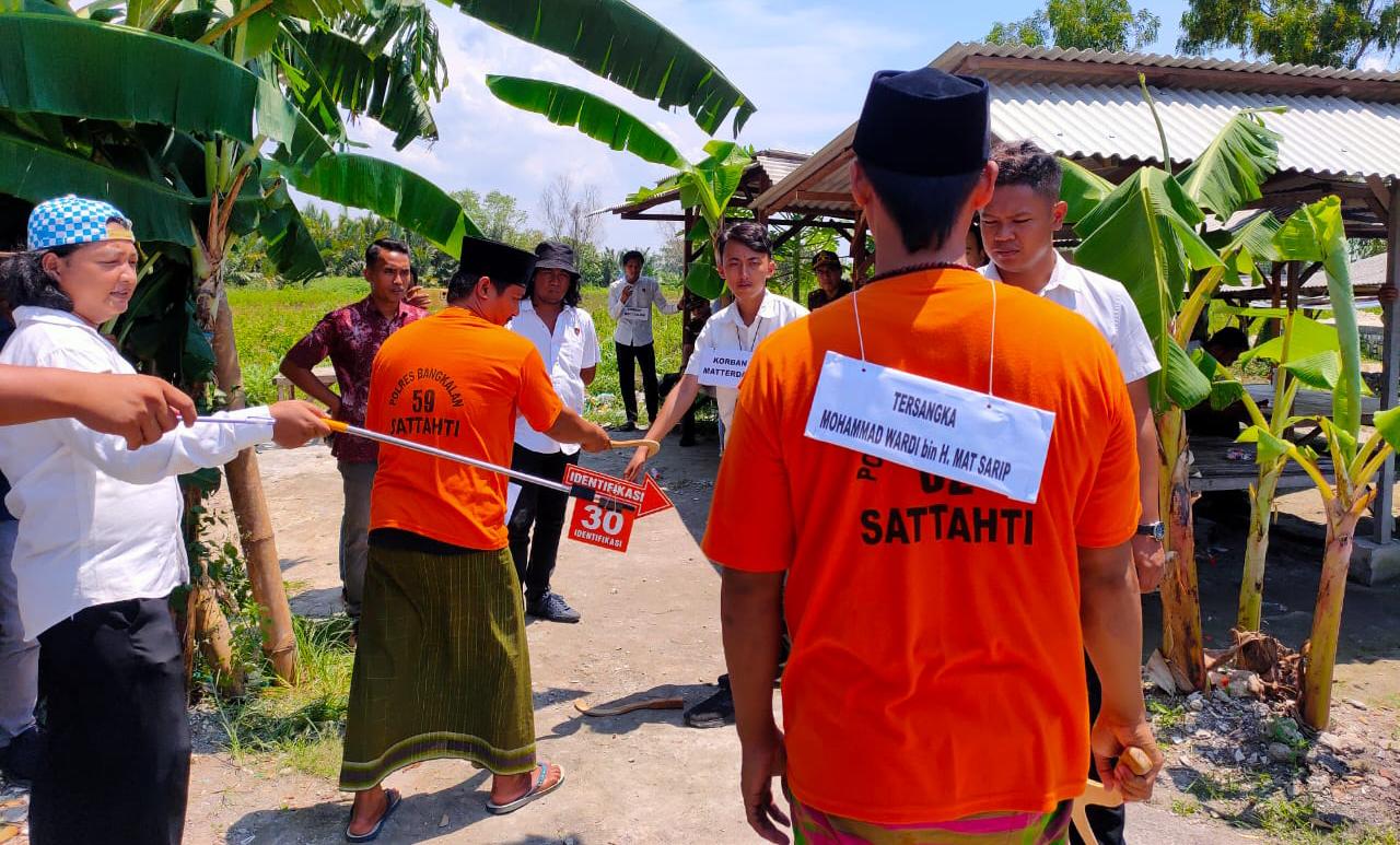 Rekonstruksi Peristiwa Carok Peristiwa Berdarah Di Bangkalan.