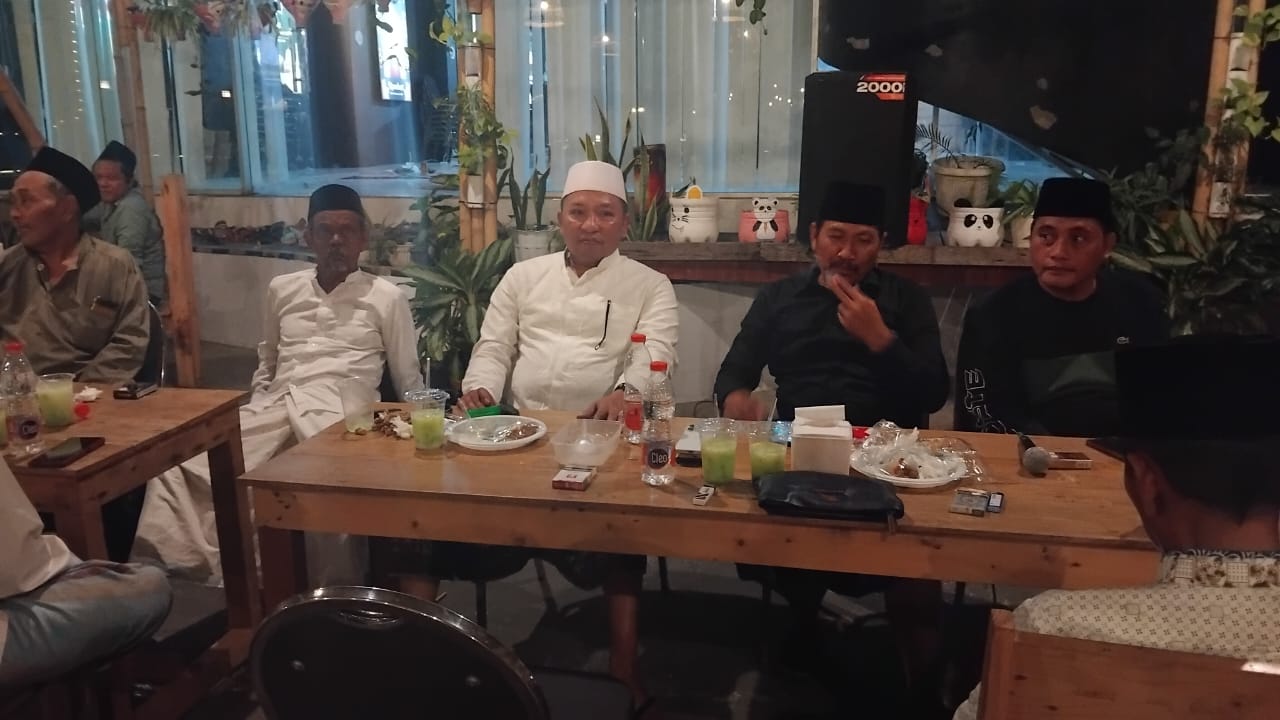 Aba Idi Di Rumah Makan Asela Kecamatan Camplong Kabupaten Sampang