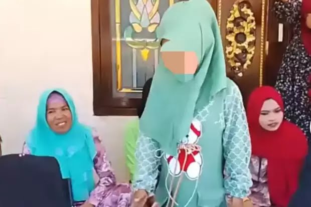 Tangkapan Layar Video Saat Bocah Bertunangan Di Sampang.