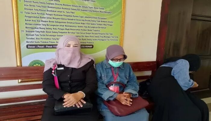 Tiga Guru Dan Satu Wali Murid Berikan Kesaksian Dalam Sidang Lanjutan Dugaan Pelecehan Oknum Kepsek Di Sampang