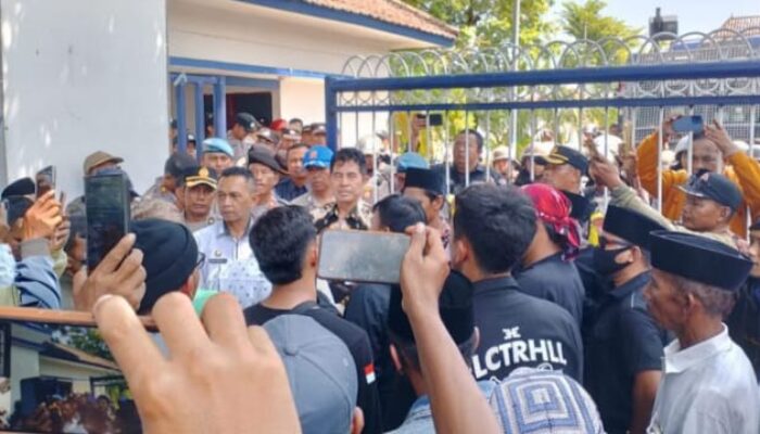 Diduga Tabrak Aturan, Pj Bupati Sampang Didemo Bpd Dan Masyarakat