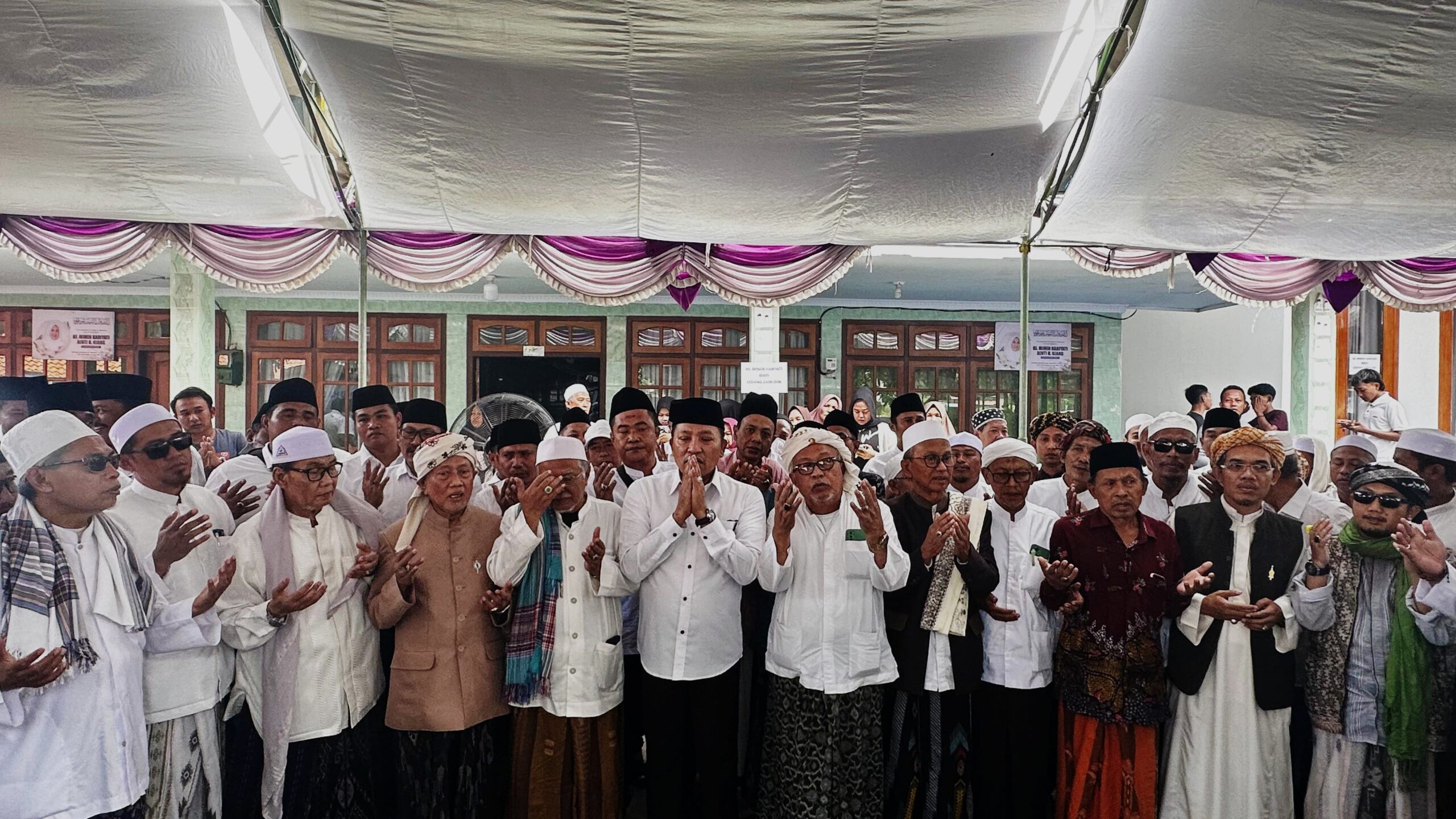 Sejumlah Ulama Dan Kyai Gelar Doa Bersama Sebelum Pemberangkatan Pendaftaran Penjaringan.