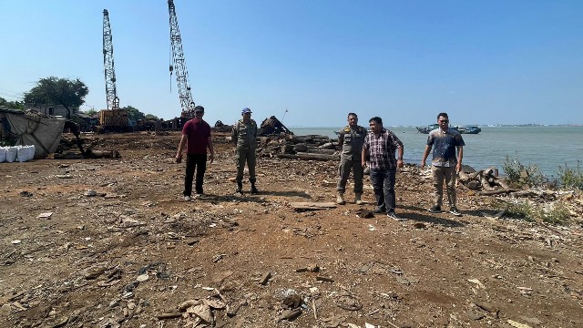 Lokasi Pemotongan Kapal Di Desa Tanjung Jati, Kecamatan Kamal, Bangkalan.