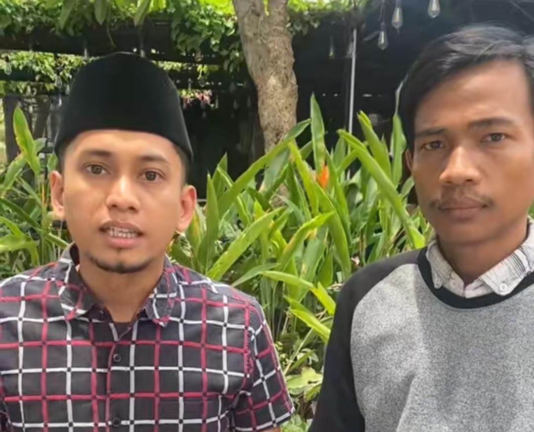 Ketua Pspd Rossi Saat Laporan Di Mapolda Jatim.