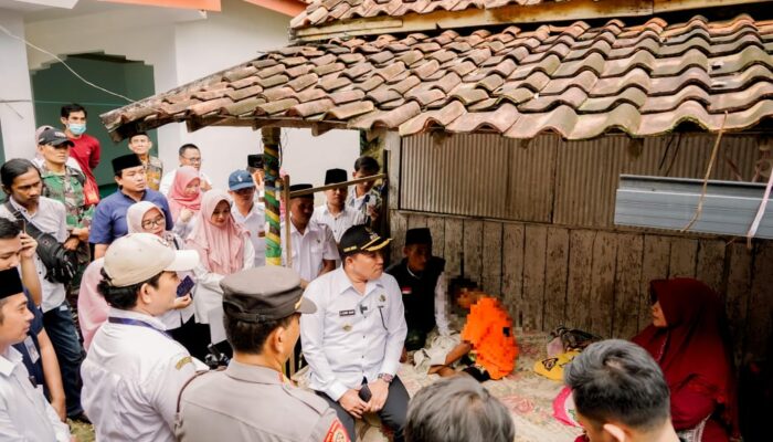 Kunjungi Anak Disabilitas di Robatal, Bukti Nyata Kepedulian Aba Idi Terhadap Warganya
