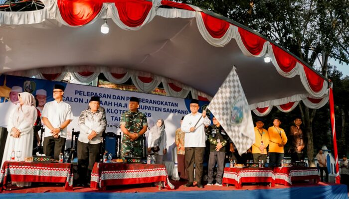 104 Jemaah Haji Sampang Kloter 25 Diberangkatkan, Kloter 26 Menyusul Malam Ini