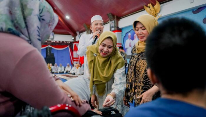 Bupati Sampang Salurkan 1.000 Santunan Anak Yatim dan Bantuan Disabilitas di Pendapa Trunojoyo
