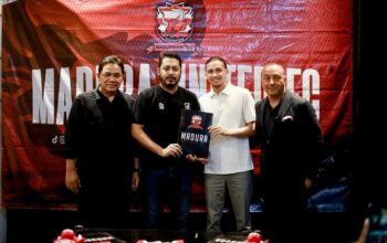 Jordy Wehrmann usai menandatangani kontrak bersama Manajemen Madura United