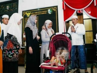 Bupati Sampang H. Slamet Junaidi saat menerima anak disabilitas di Pendopo Trunojoyo, Jum'at (30/05/2025).