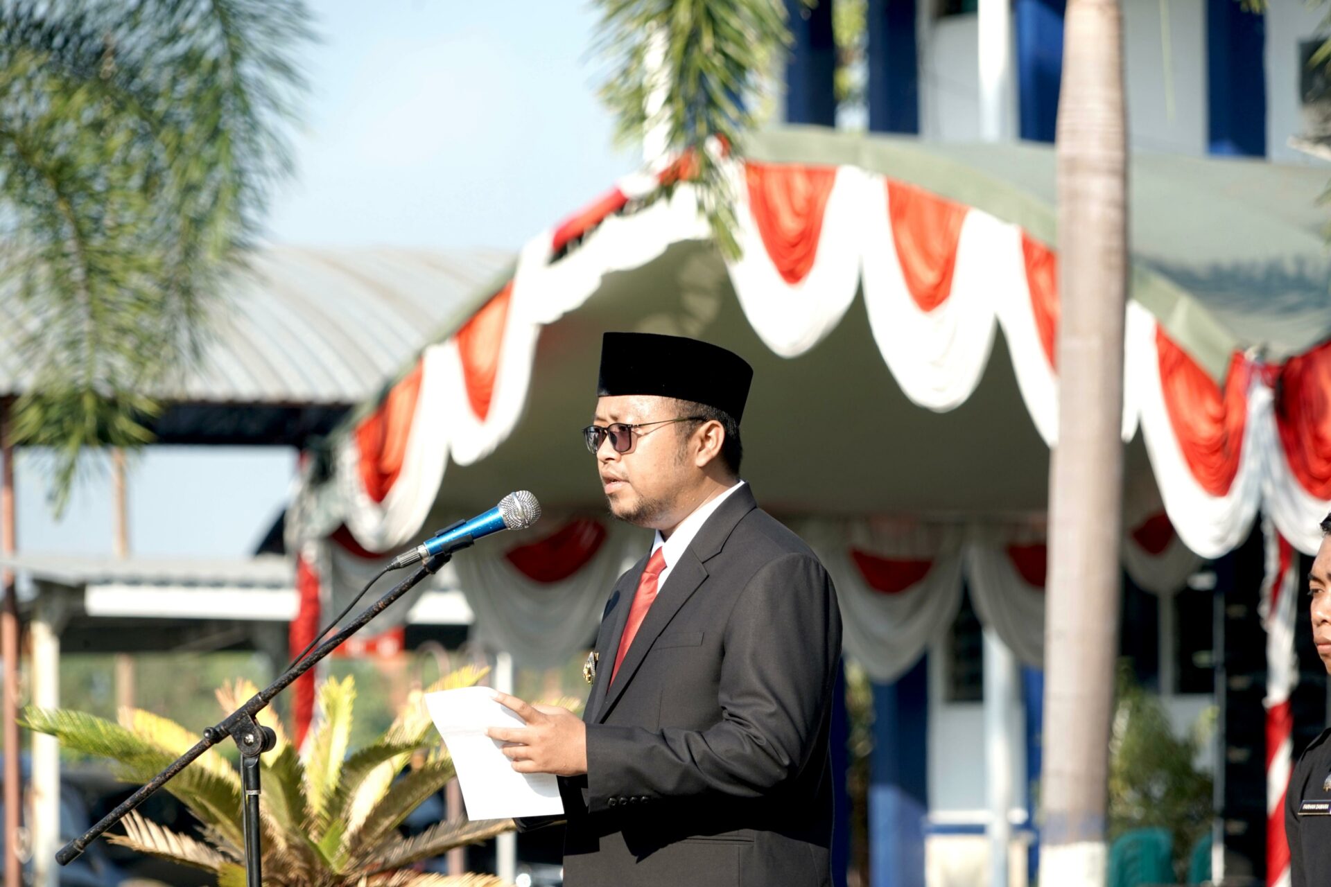 Wakil Bupati Sampang H. Ahmad Mahfudz saat menjadi inspektur upacara peringatan hari lahir pancasila