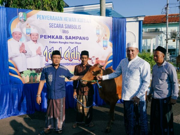 Pemkab Sampang Salurkan 48 Hewan Kurban di Hari Raya Idul Adha 1446 H