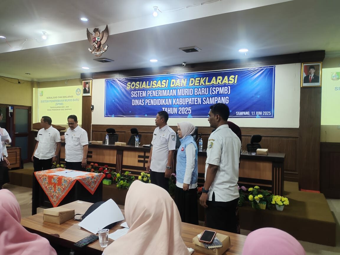 Sosialisasi dan Deklarasi Sistem Penerimaan Murid Baru (SPMB) Tahun 2025 di Aula Dinas Pendidikan Sampang.