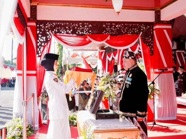 Pemkab Sampang Gelar Upacara HUT ke-80 Kemerdekaan RI di Pendapa Trunojoyo