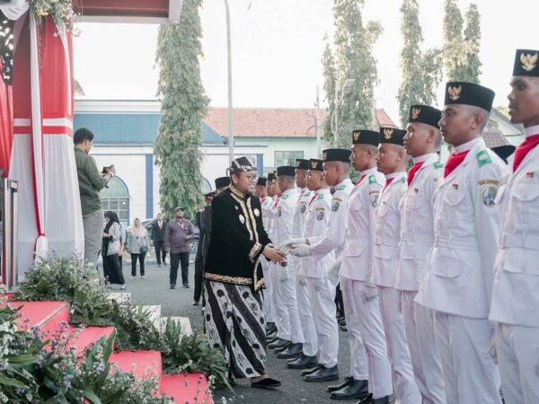 Wakil Bupati Apresiasi Kesuksesan Upacara Pengibaran dan Penurunan Bendera di Sampang