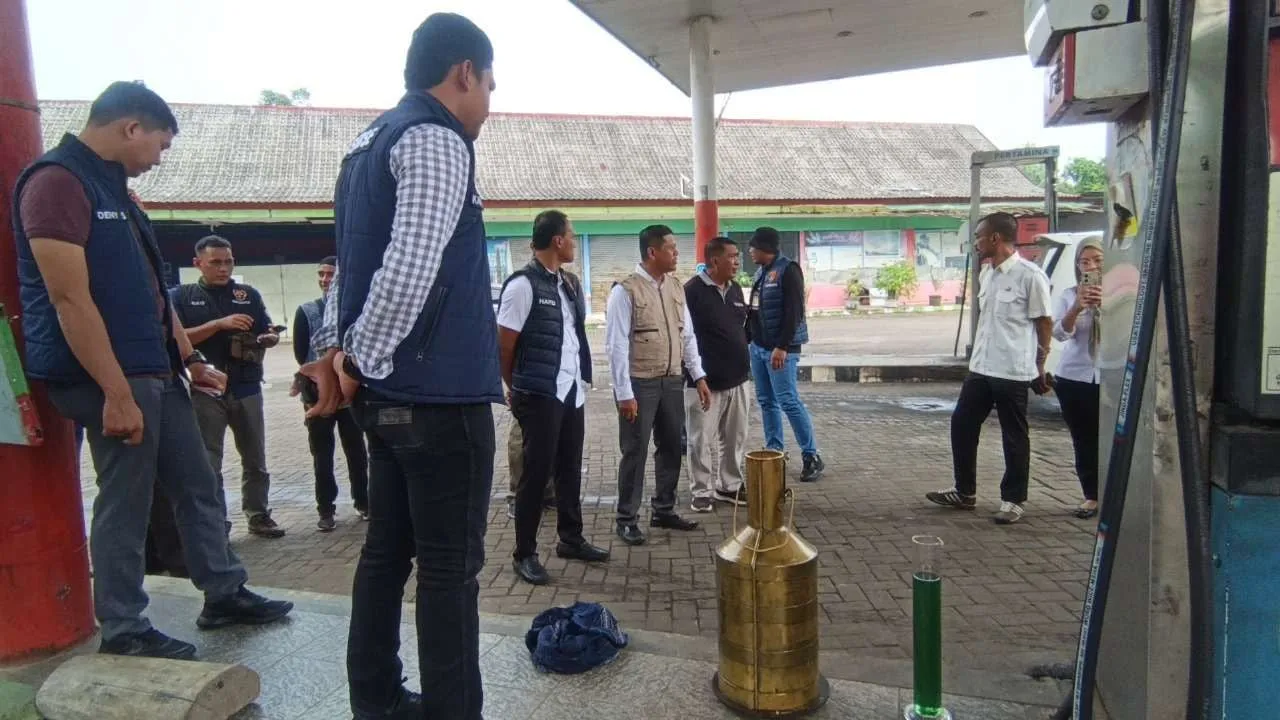 Pertalite di Bangkalan Disidak, Dinyatakan Aman tapi Berbau Menyengat